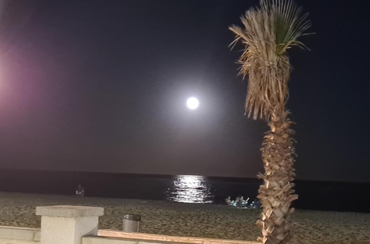 Apartamento Primera Linea Mar Cambrils Cerca Puerto Bagian luar foto